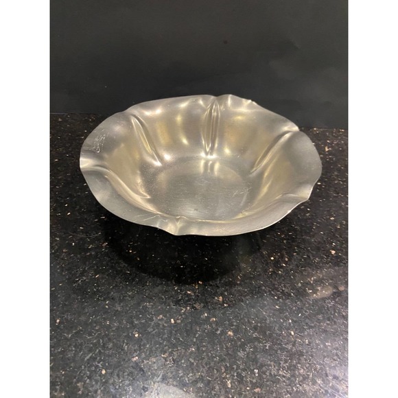 Vintage, Hand-Hammered, Medium Bowl - Picture 6 of 6